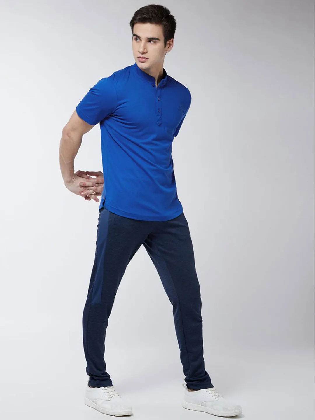 Alcis Men Blue Solid Mandarin Collar Yoga T-shirt