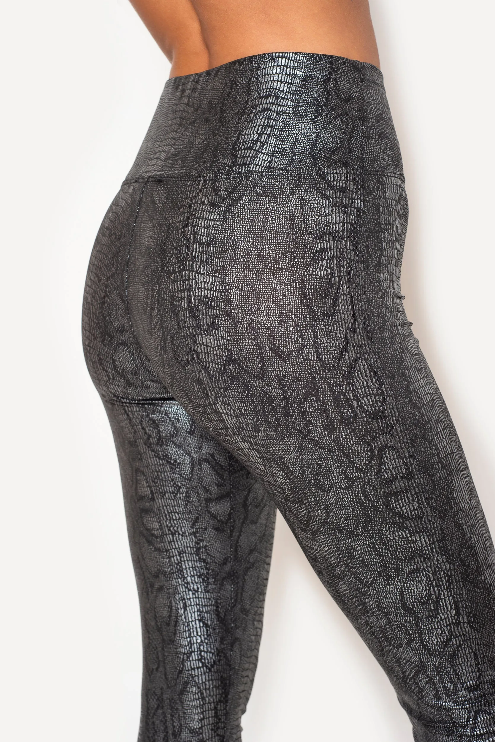 BLACK SNAKESKIN FAUX LEATHER LEGGINGS