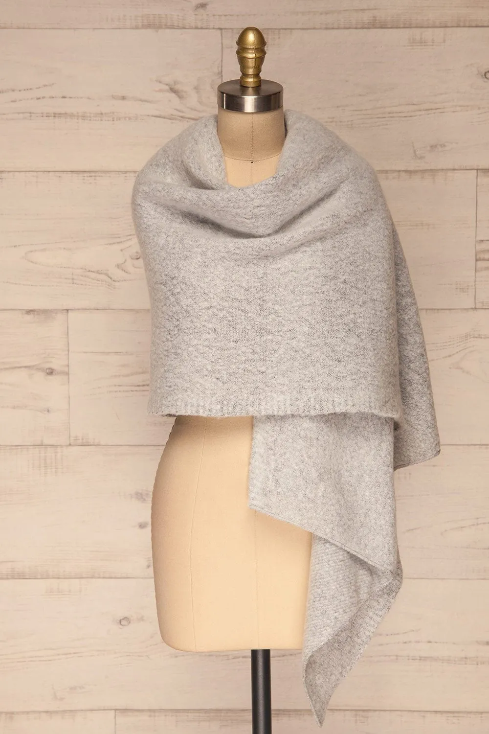 Gozdnica | Grey Knitted Scarf