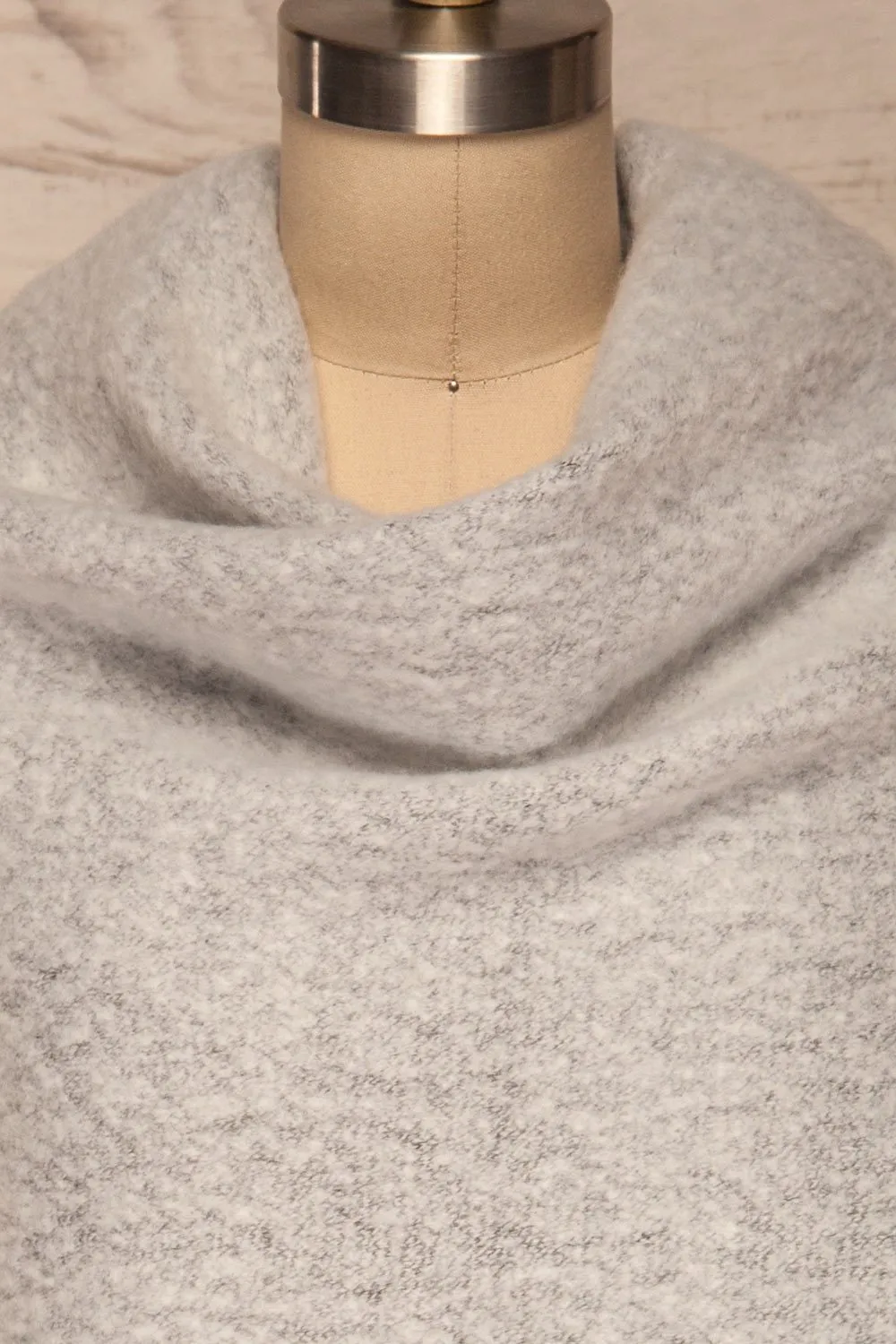 Gozdnica | Grey Knitted Scarf