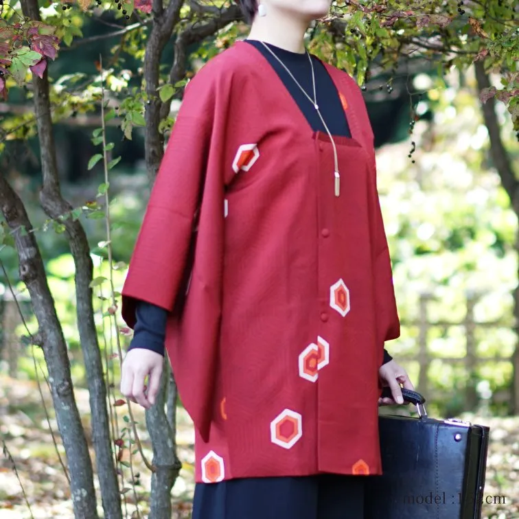 Red modern pattern designed michiyuki