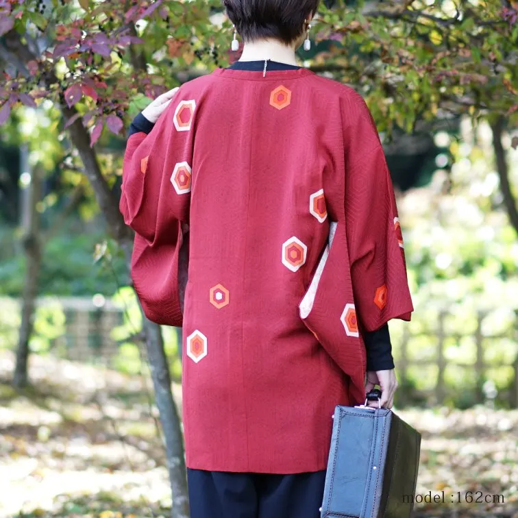 Red modern pattern designed michiyuki