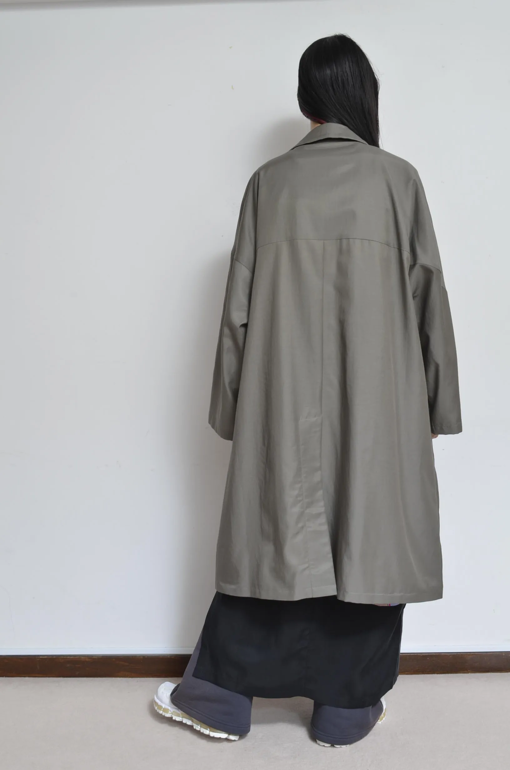 SCARF-LINED TRENCH COAT/KHAKI/01