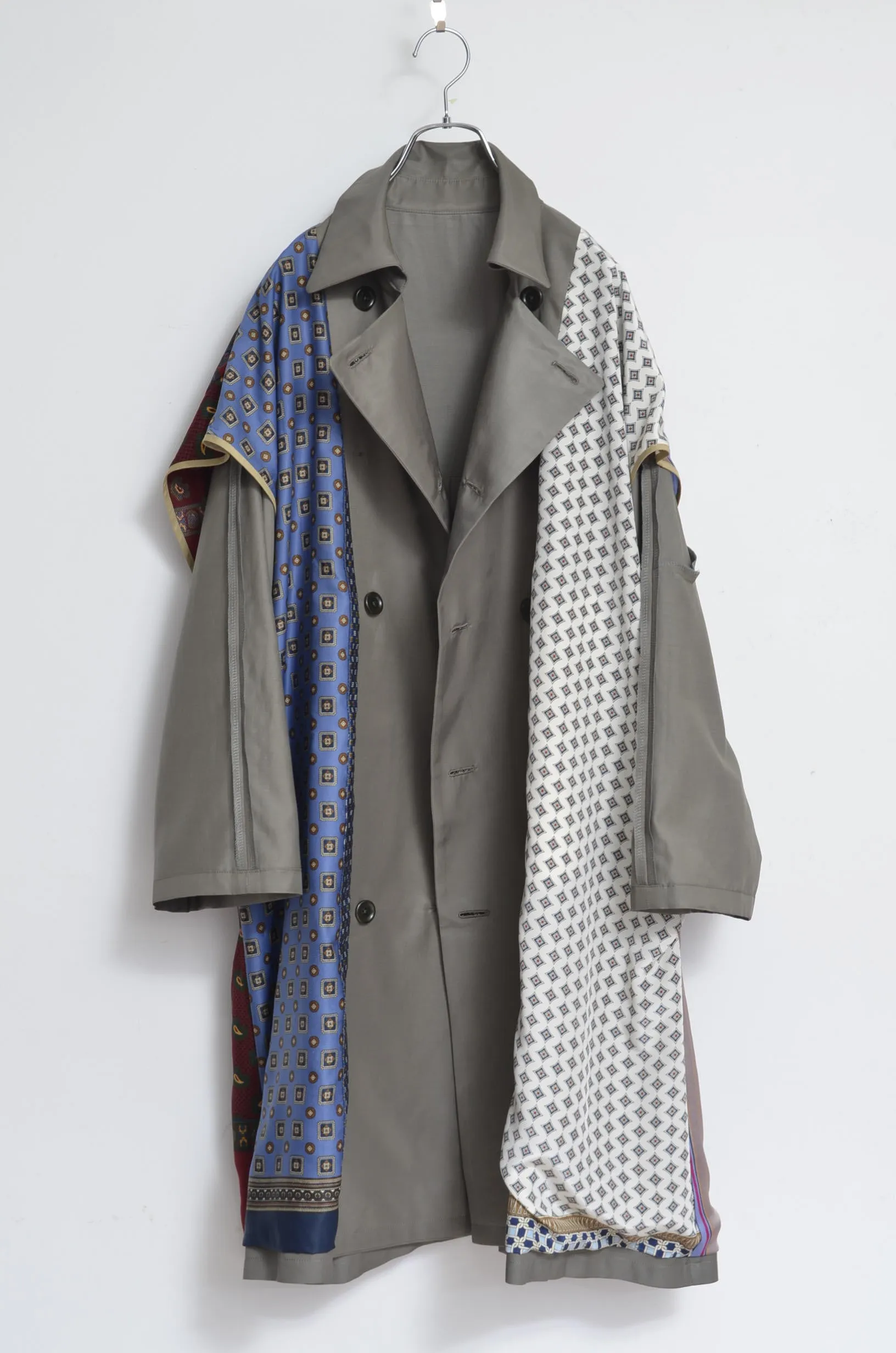 SCARF-LINED TRENCH COAT/KHAKI/01